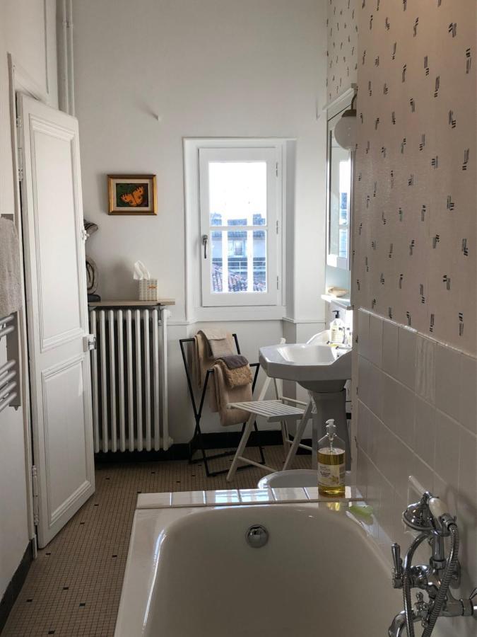 Beautifully Renovated Rooms On Place New York Angouleme Exterior photo