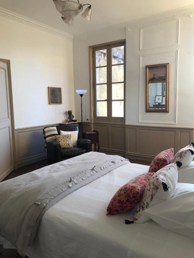 Beautifully Renovated Rooms On Place New York Angouleme Exterior photo